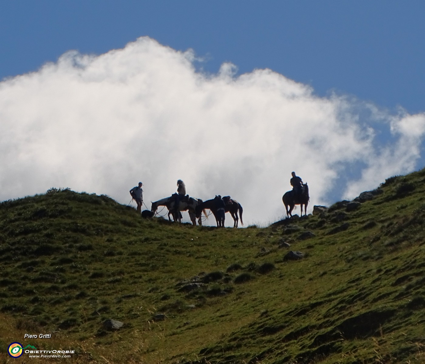 18 Ed ecco ...a cavallo sulla cresta del Passo di Tartano.JPG